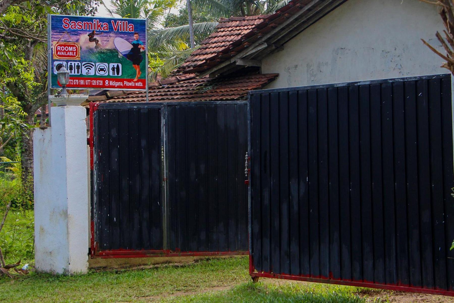 Sasmika Villa Surf And Yoga Hostel Weligama Bagian luar foto