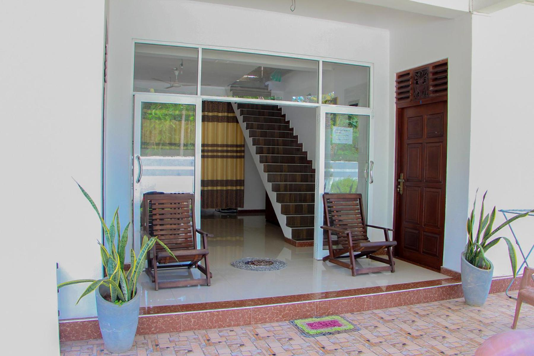 Sasmika Villa Surf And Yoga Hostel Weligama Bagian luar foto