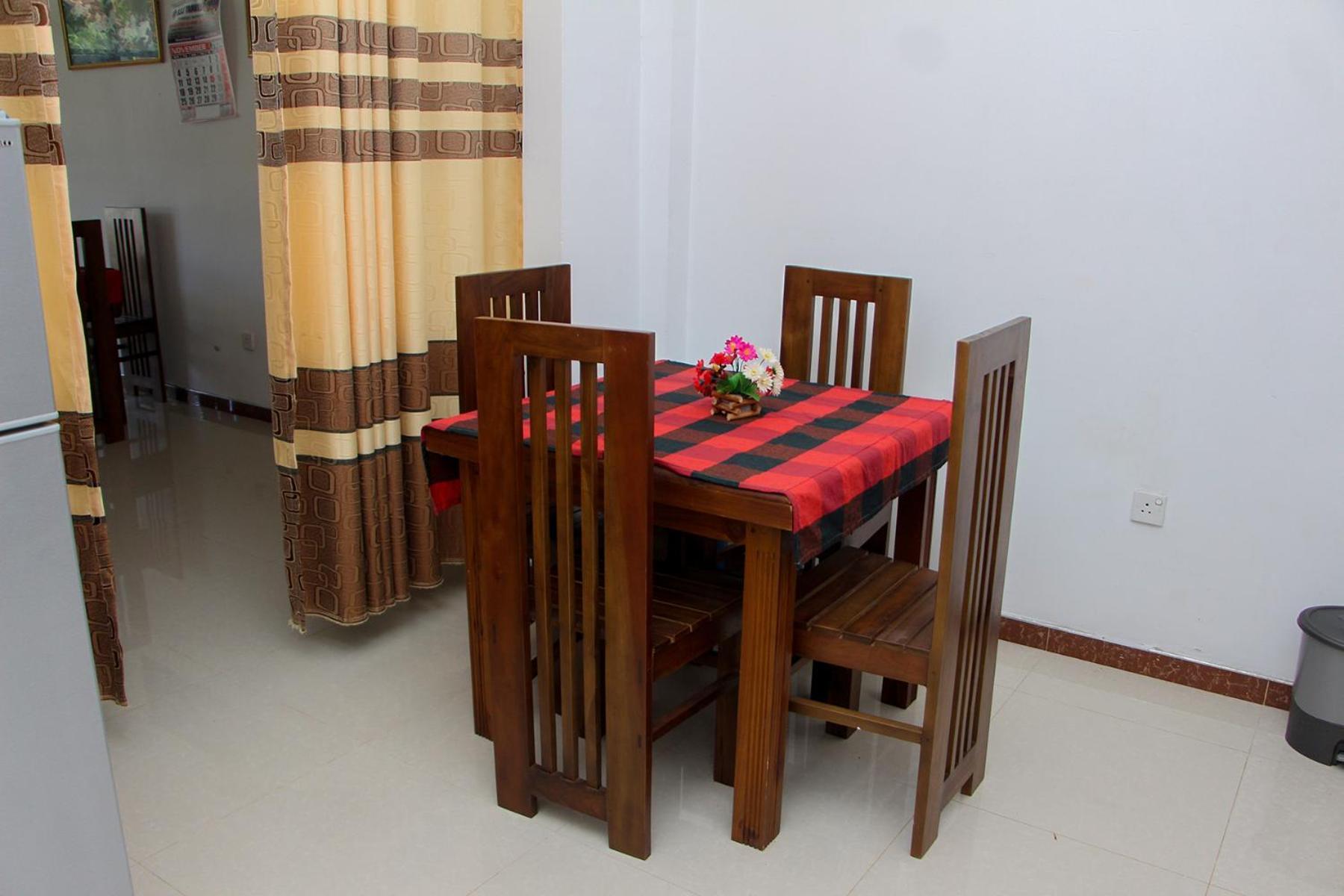 Sasmika Villa Surf And Yoga Hostel Weligama Bagian luar foto