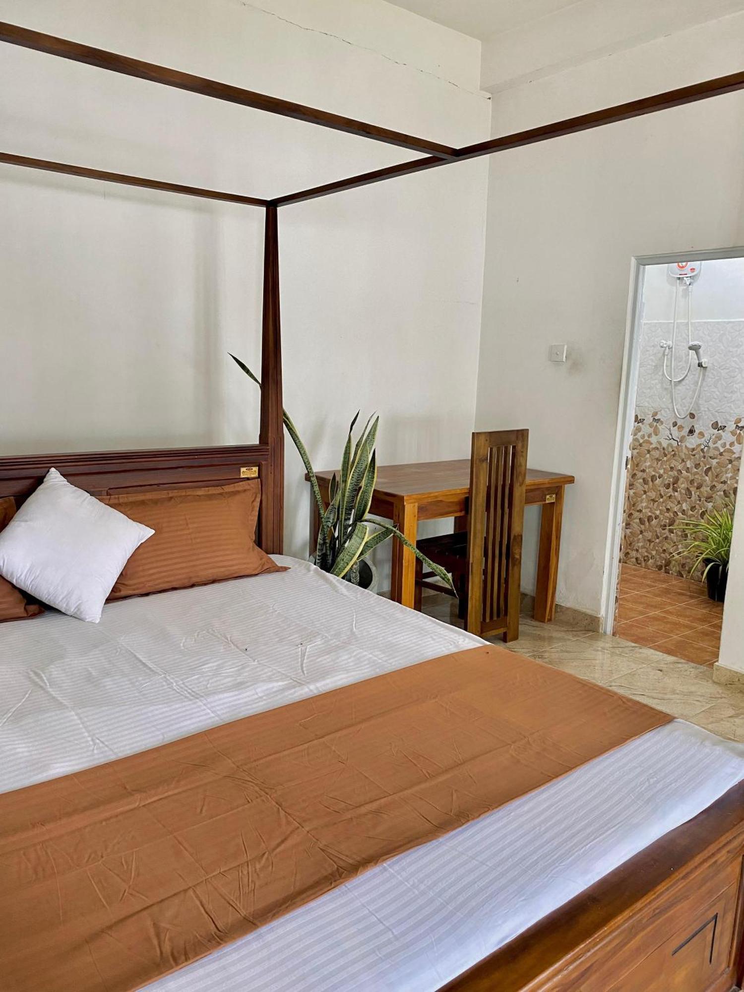 Sasmika Villa Surf And Yoga Hostel Weligama Bagian luar foto