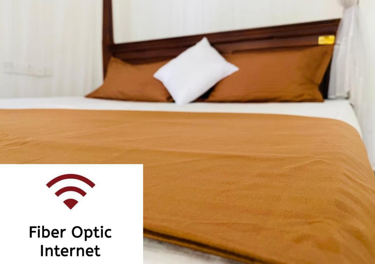 Sasmika Villa Surf And Yoga Hostel Weligama Bagian luar foto